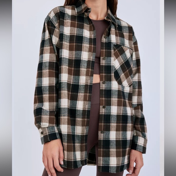 The Group by Babaton Bricker Button-Up - Picture 2 of 8